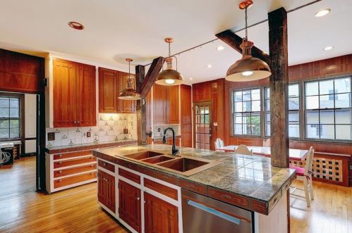 465 Rochambeau Ave, Providence RI 02906-1908 exterior