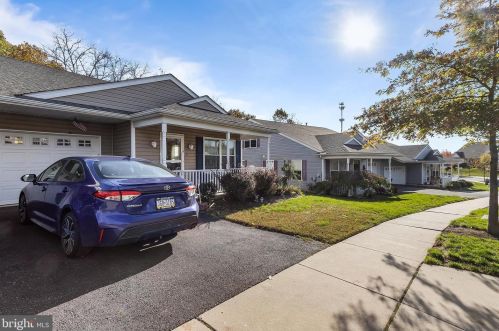249 Harmony Dr, Pottstown, PA 19464-9426