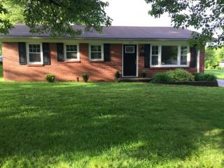 414 Deepwood Dr, Glendale KY  42701-2720 exterior