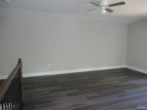 68 Hemlock St, Oakland NJ  07436-1829 exterior