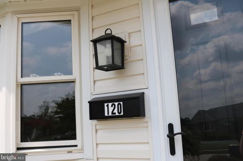 120 Barren Rd, Newtown Square, PA 19073-4202