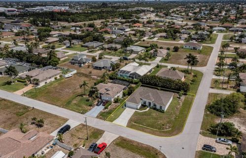 2540 31st St, Cape Coral, FL 33914-4752