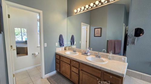 2 Burney Dr, Chico CA  95928-3805 exterior