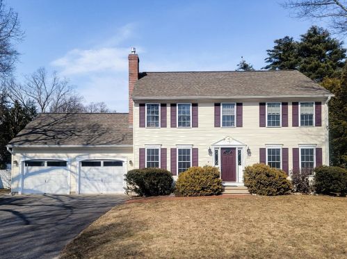 13 Ashland St, Nashua, NH 03064-1808