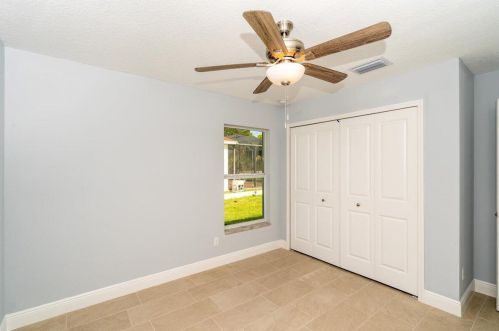 335 Saginaw Ave, Fort Pierce FL 34953-5993 exterior