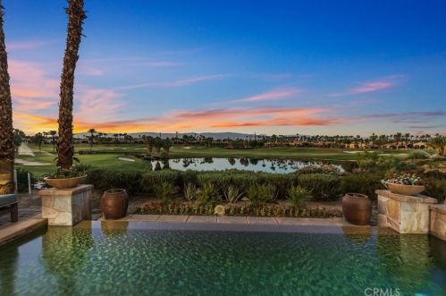 81530 Carboneras, La Quinta CA  92253-8219 exterior