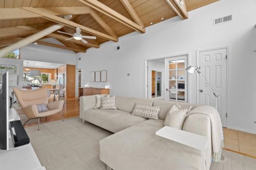 1477 Yukon Dr, Sunnyvale CA  94087-4451 exterior