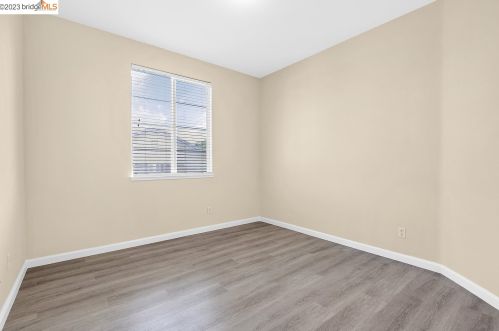 23 Elijah Ct, West Pittsburg CA  94565-2748 exterior