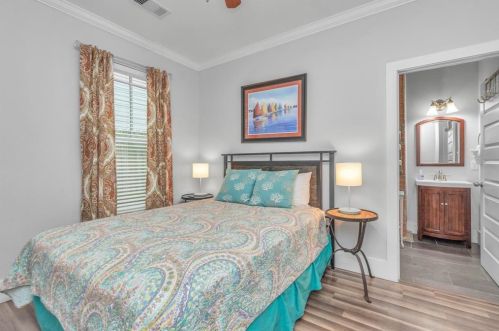 2223 33 St, Galveston TX 77550-7505 exterior