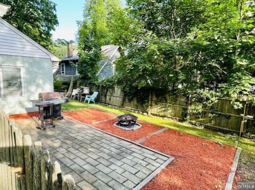 202 Fulton St, N Milford NJ  07646-1650 exterior