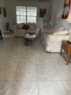 423 Kern St, West Palm Beach, FL 33405-4827