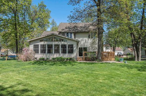 3811 Dudley Dr, Mishawaka, IN 46544-6273