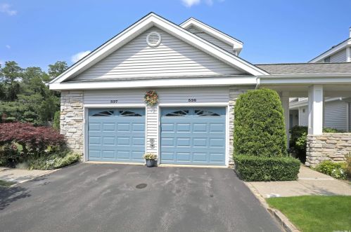 536 Highland Ct, Moriches, NY 11955-1734