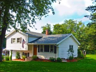 307 Overlook Dr, Hurley, NY 12443-5509