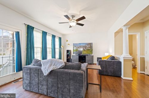 18799 Pier Trail Dr, Triangle VA  22172-2351 exterior