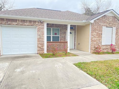 110 Texas St, Texas City, TX 77591-3770