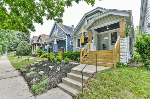 307 Rosedale Ave, Milwaukee WI  53207-1455 exterior