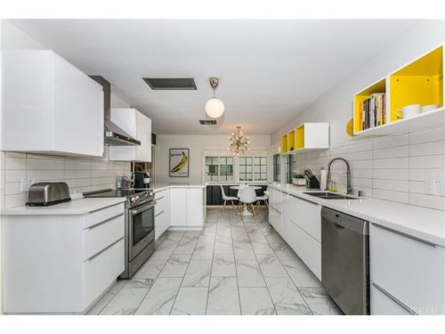 330 6th St, Ontario, CA 91762-1306