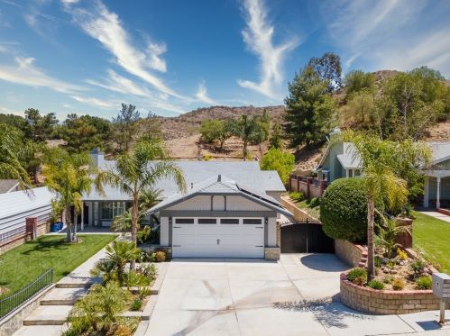 28044 Carnegie Ave, Santa Clarita, CA 91350-3638