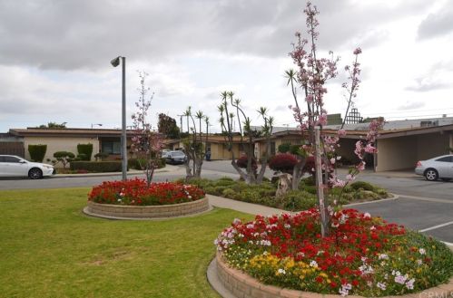 17 Merit Park Dr, Gardena CA  90247-3839 exterior