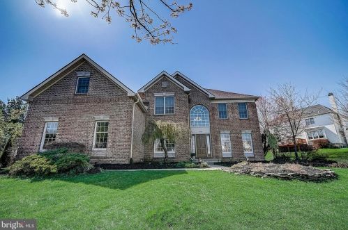 1934 Oakmont Ct, Jamison, PA 18929-1052