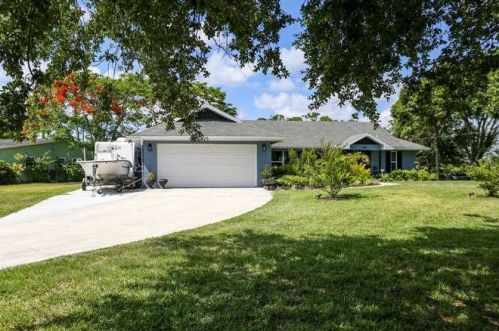600 Willows Ave, Fort Pierce, FL 34952-1362