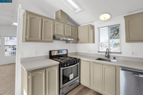 16150 Ashland Ave, San Lorenzo CA  94580-1116 exterior