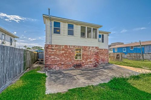 2315 67 St, Galveston TX 77551-1320 exterior