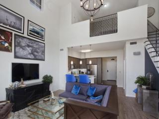 738 Wilcox Ave, Los Angeles CA  90038-3616 exterior