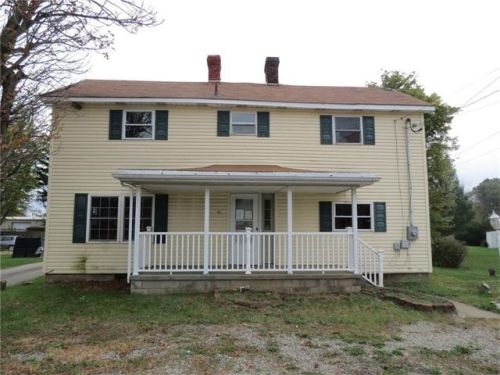 111 Paull St, Hopwood, PA 15445-3101