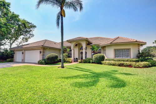 1952 Club Dr, West Palm Beach, FL 33414-9089
