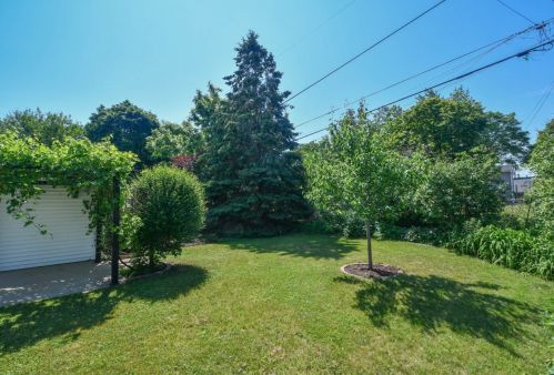 1911 Norwich Ave, Milwaukee WI 53235-4733 exterior