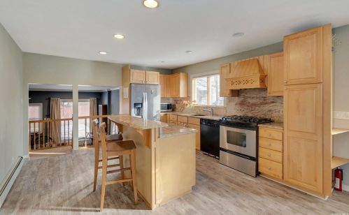 1147 Bellmore Rd, North Bellmore NY  11710-3701 exterior