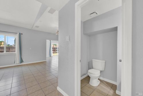 206 Donegal Ct, Vacaville CA  95688-9217 exterior