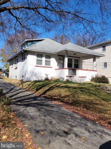 133 Mill Rd, Norristown, PA 19401-1816