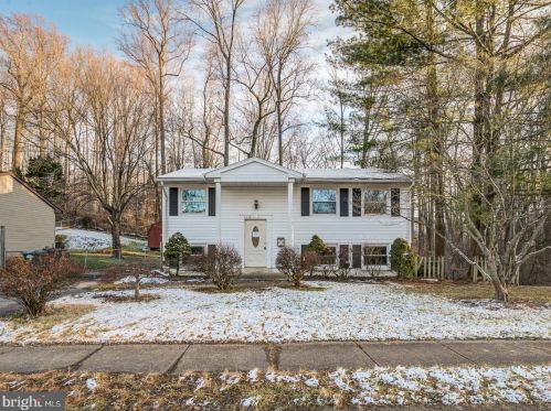 4408 Hendricks Dr, Woodbridge, VA 22193-5148