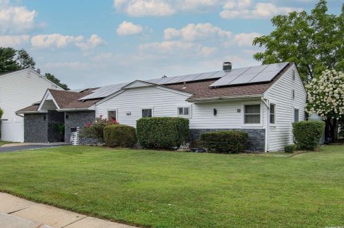 27 Wilson Ln, Bethpage, NY 11714-4812