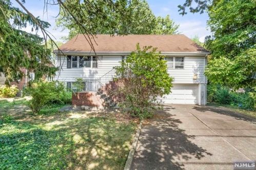 39 Bayview Ave, Englewood, NJ 07632-1402
