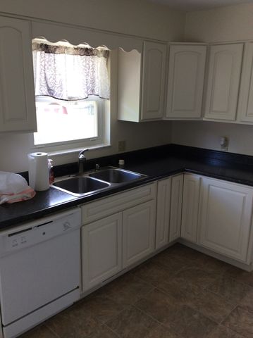 814 George St, Belpre, OH 45714-1226