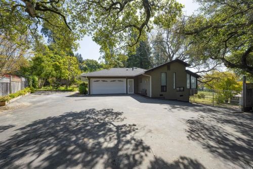 6499 Lone Pine Rd, Sebastopol CA  95472-5622 exterior