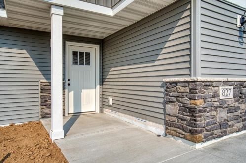 104 Prairie Grass Dr, East Farmington, WI 54020-5861