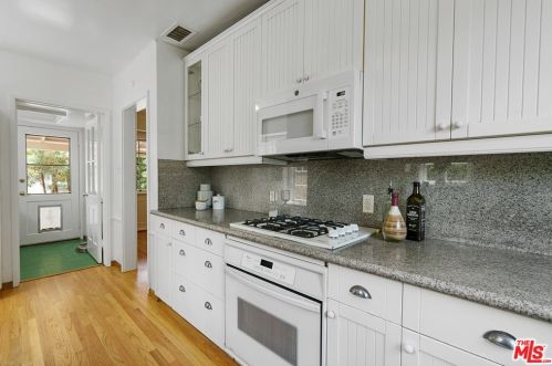 12259 Hartsook St, North Hollywood CA  91607-3054 exterior