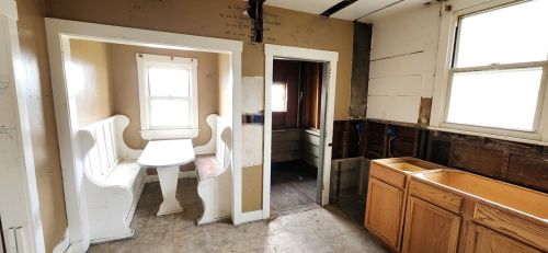 5725 Verona Rd, Verona PA  15147-3012 exterior