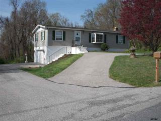 28 Blacksmith Ave, Bittersville, PA 17366-9733