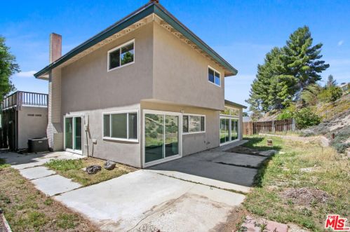 29076 Lillyglen Dr, Santa Clarita, CA 91387-1832