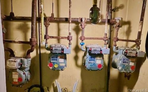 18 Monroe St, Mount Vernon NY  10550-3663 exterior