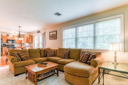 70 Iron Mountain Rd, Warwick NY  10990-3307 exterior