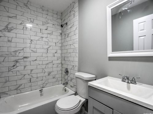 48 Shaw Ave, Islip Manor NY  11751-2420 exterior