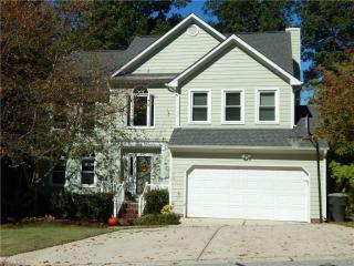 2 Long Cove Ct, Greensboro, NC 27407-5843