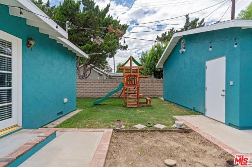 7239 Amestoy Ave, Van Nuys CA 91406-1603 exterior